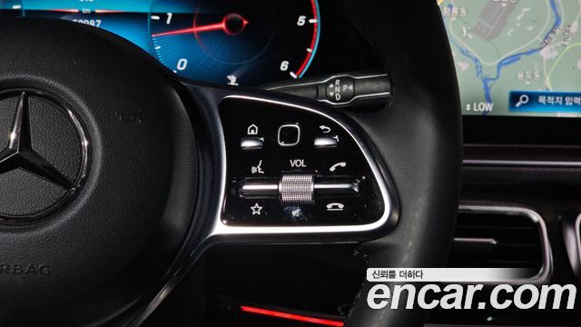 Mercedes-Benz GLE-Class 2023 — photo 25