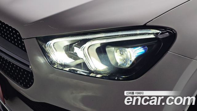 Mercedes-Benz GLE-Class 2023 — photo 8