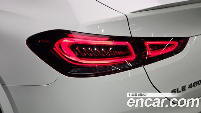 Mercedes-Benz GLE-Class 2023 — photo 9