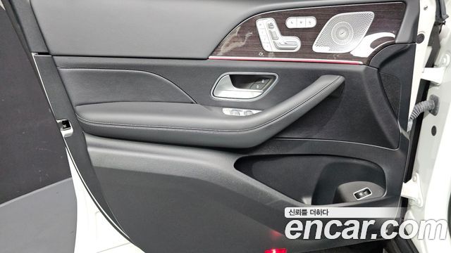 Mercedes-Benz GLE-Class 2023 — photo 14