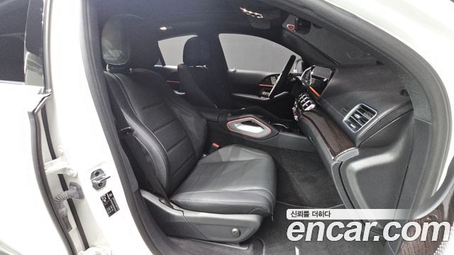Mercedes-Benz GLE-Class 2023 — photo 16