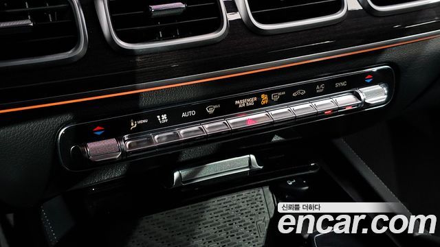 Mercedes-Benz GLE-Class 2023 — photo 27