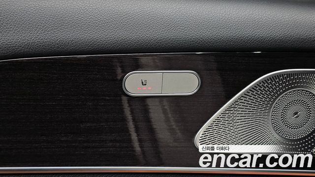Mercedes-Benz GLE-Class 2023 — photo 30