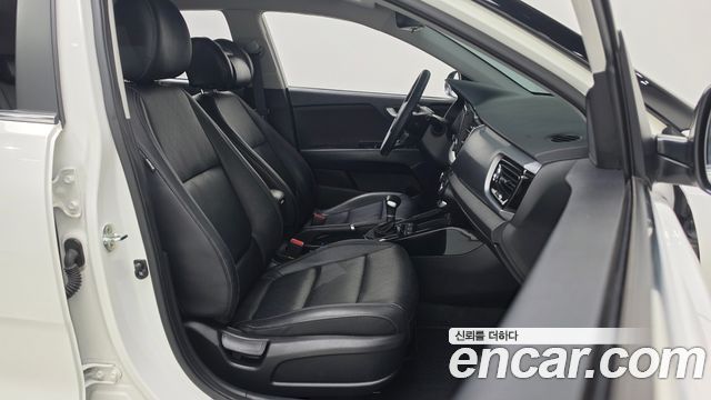 Kia Stonic 2019 — photo 18