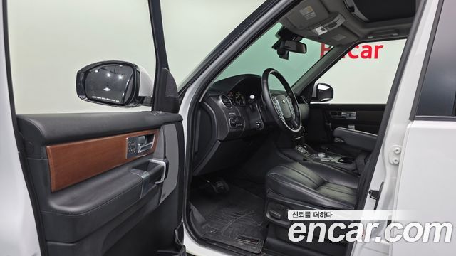 Land Rover Discovery 2016 — photo 10