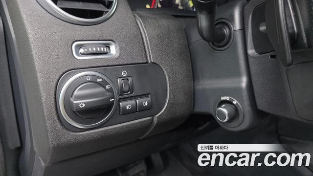 Land Rover Discovery 2016 — photo 12