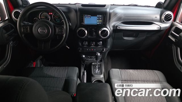 Jeep Wrangler 2012 — photo 10