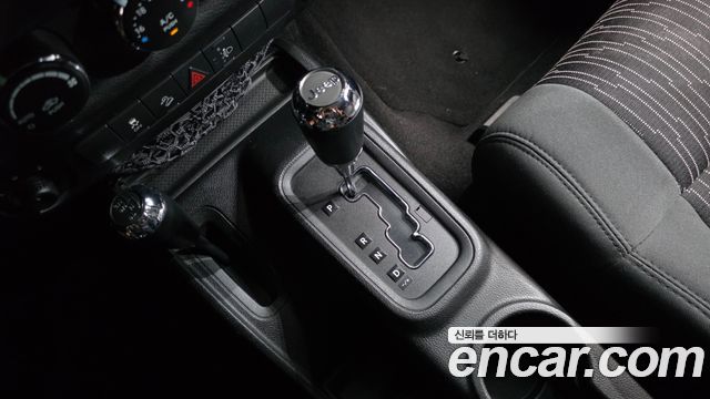 Jeep Wrangler 2012 — photo 12