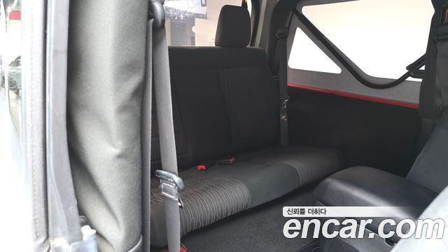 Jeep Wrangler 2012 — photo 17