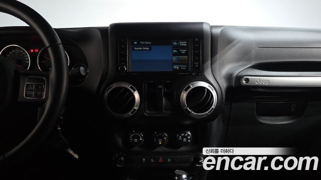 Jeep Wrangler 2012 — photo 20