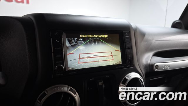 Jeep Wrangler 2012 — photo 21