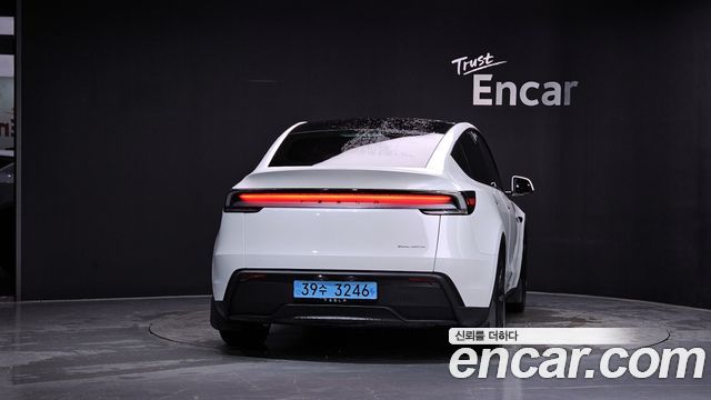 Tesla Model Y 2025 — photo 4
