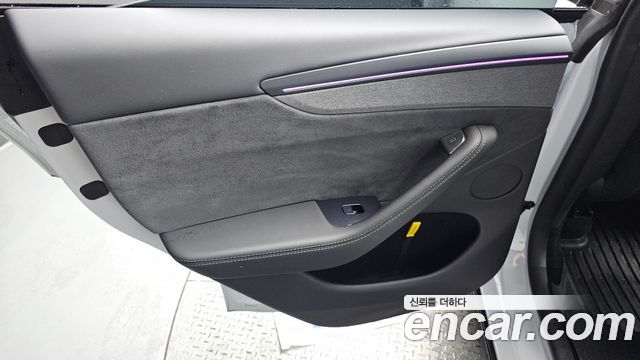 Tesla Model Y 2025 — photo 15