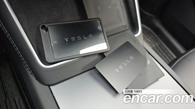 Tesla Model Y 2025 — photo 27