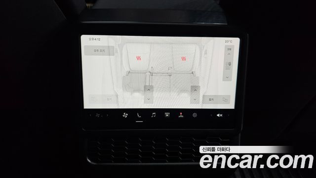 Tesla Model Y 2025 — photo 31
