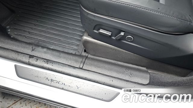 Tesla Model Y 2025 — photo 34
