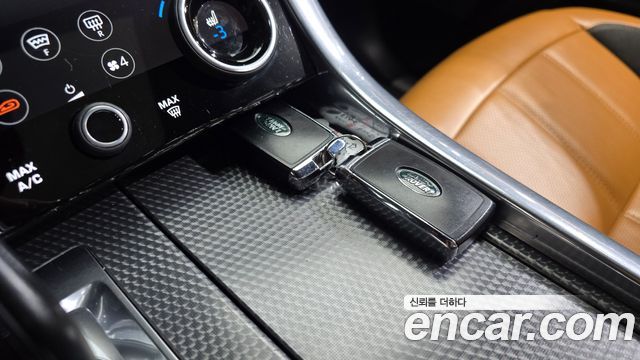 Land Rover Range Rover Sport 2018 — photo 21
