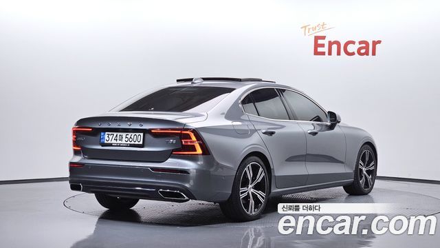 Volvo S60 2020 — photo 2