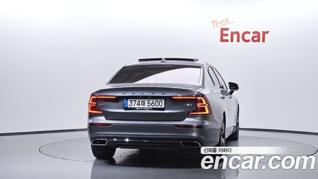 Volvo S60 2020 — photo 4