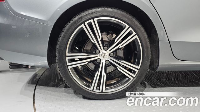 Volvo S60 2020 — photo 5