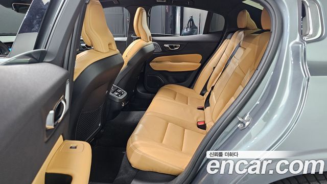 Volvo S60 2020 — photo 18