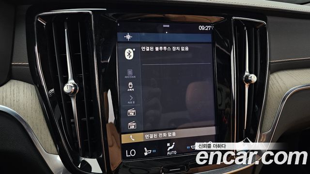 Volvo S60 2020 — photo 25