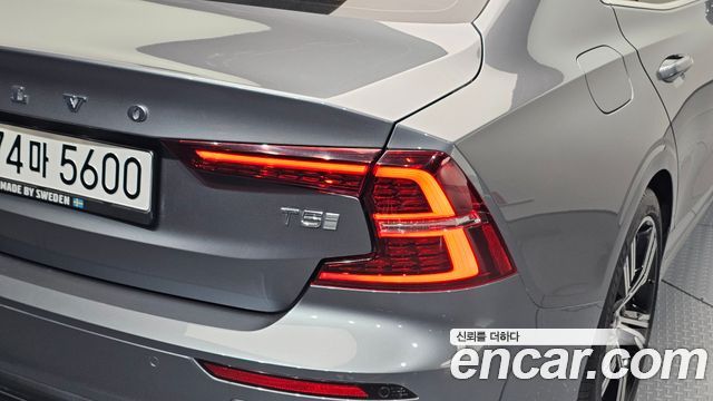 Volvo S60 2020 — photo 9