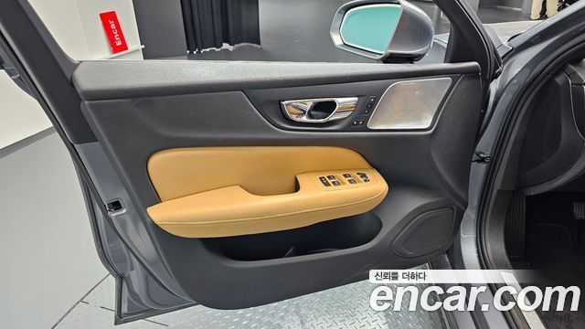 Volvo S60 2020 — photo 14