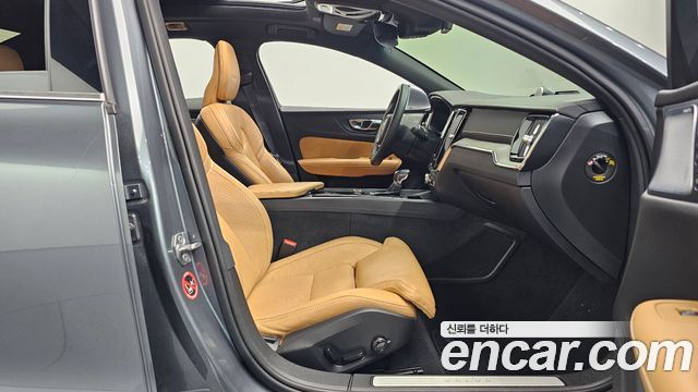 Volvo S60 2020 — photo 16