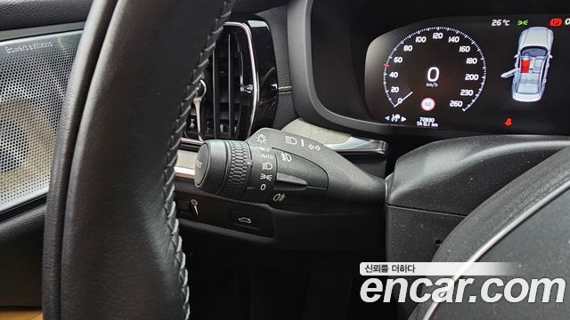 Volvo S60 2020 — photo 29