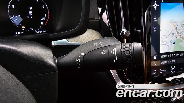 Volvo S60 2020 — photo 30