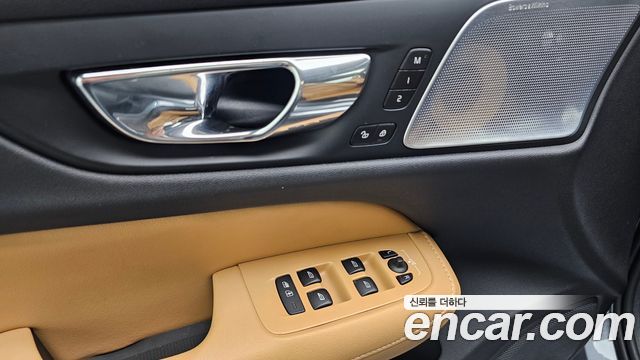 Volvo S60 2020 — photo 33