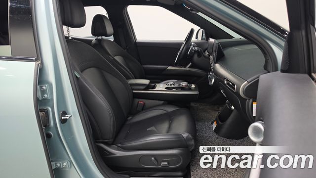 Genesis GV60 2022 — photo 18
