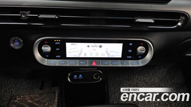 Genesis GV60 2022 — photo 25