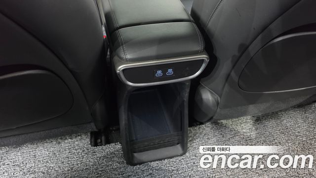 Genesis GV60 2022 — photo 32