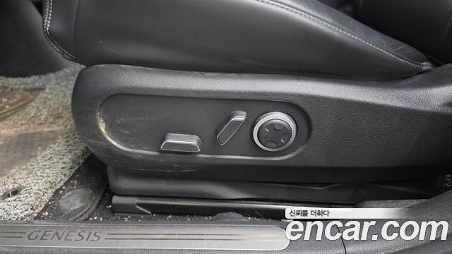 Genesis GV60 2022 — photo 33