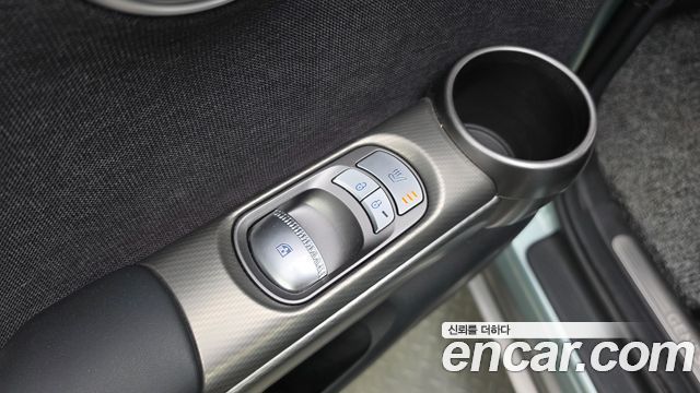 Genesis GV60 2022 — photo 36