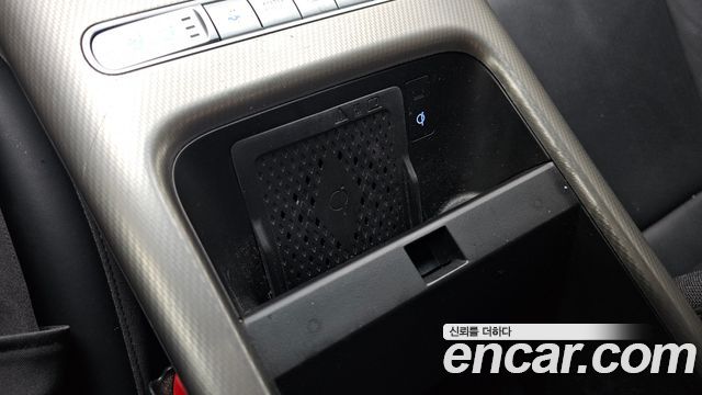 Genesis GV60 2022 — photo 37