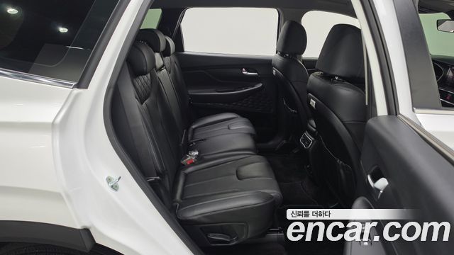 Hyundai Santafe 2023 — photo 17