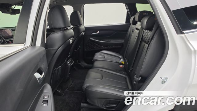 Hyundai Santafe 2023 — photo 16