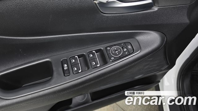 Hyundai Santafe 2023 — photo 32