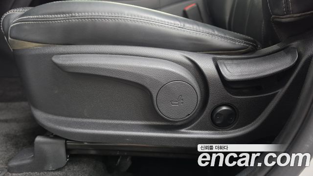 Hyundai Santafe 2023 — photo 35