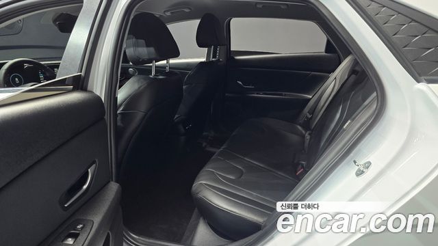 Hyundai AVANTE 2024 — photo 12