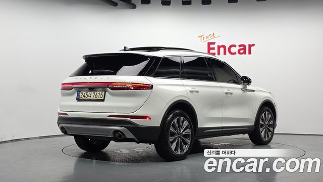 Lincoln Corsair 2021 — photo 2