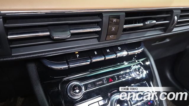 Lincoln Corsair 2021 — photo 12