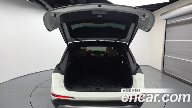 Lincoln Corsair 2021 — photo 26