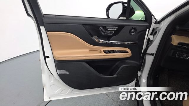 Lincoln Corsair 2021 — photo 14