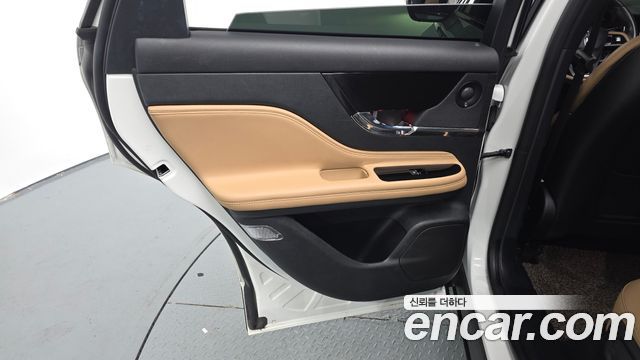 Lincoln Corsair 2021 — photo 15