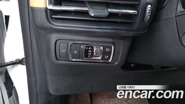 Lincoln Corsair 2021 — photo 28