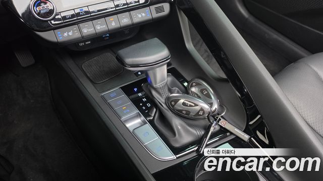 Hyundai AVANTE 2024 — photo 12
